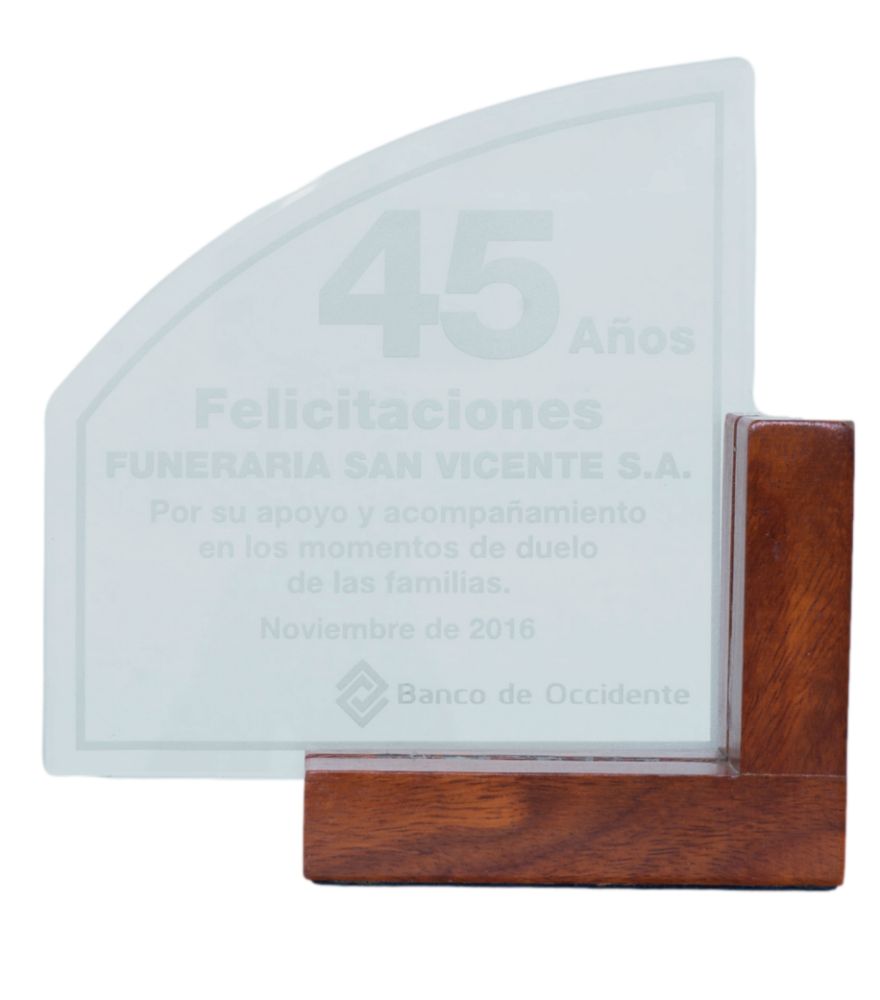 Reconocimiento del Banco de Occidente por los 45 años de la Funeraria San Vicente